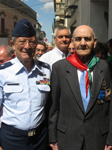 07 Group of Italian military veterans