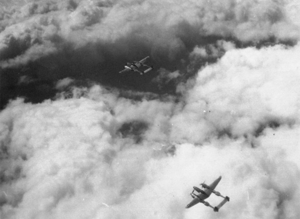 Unknown P-38s